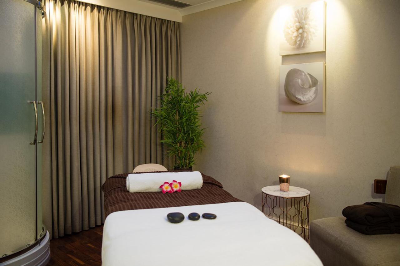 Lakeside Park Hotel & Spa Fishbourne  Экстерьер фото