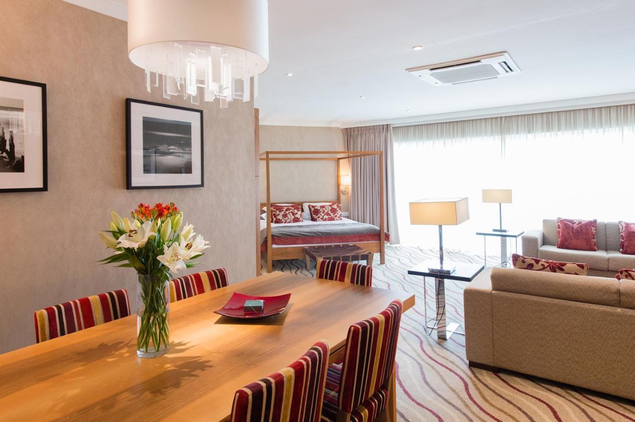 Lakeside Park Hotel & Spa Fishbourne  Экстерьер фото