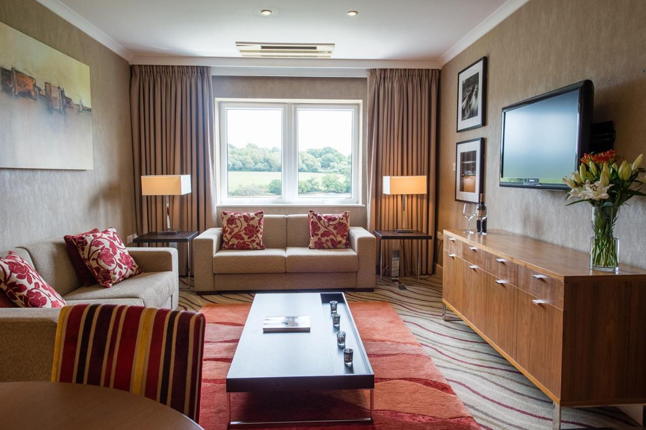 Lakeside Park Hotel & Spa Fishbourne  Экстерьер фото