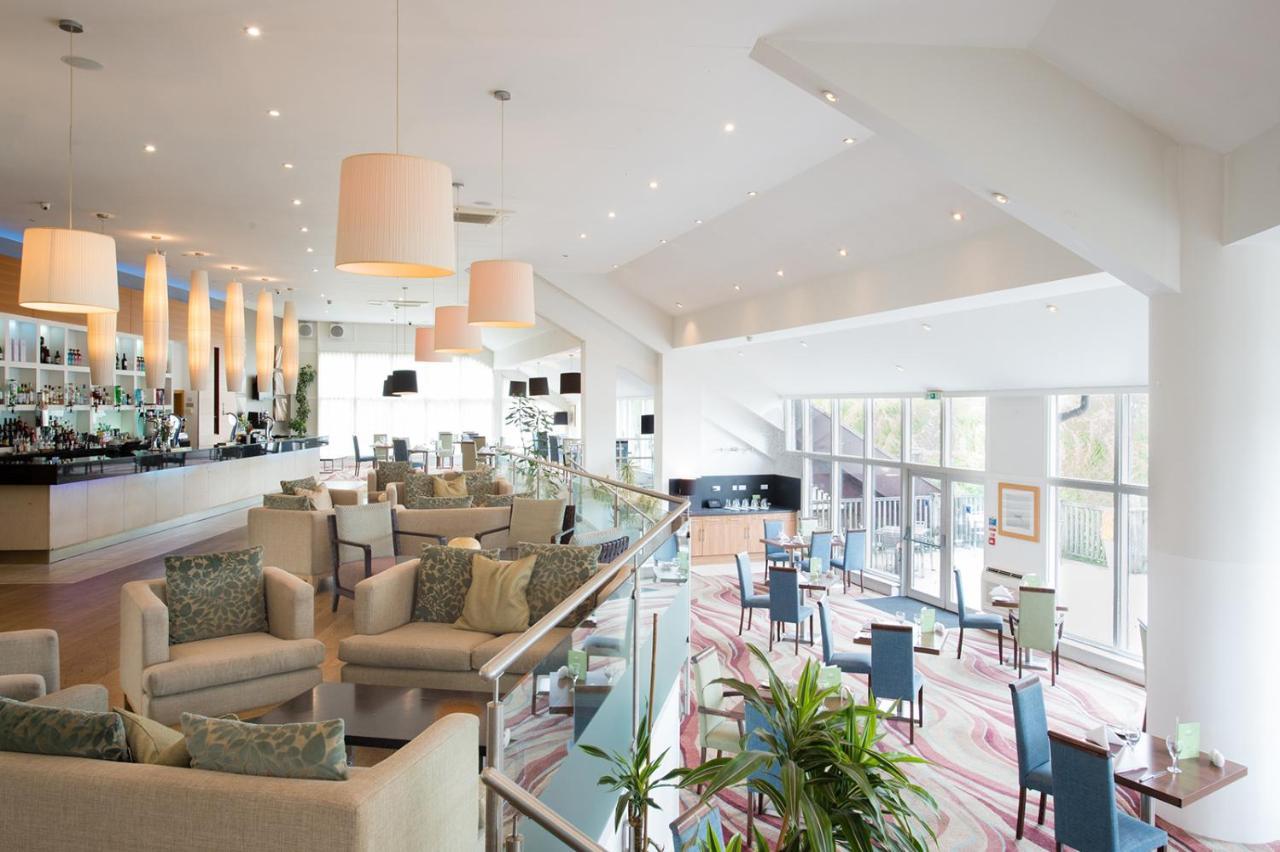 Lakeside Park Hotel & Spa Fishbourne  Экстерьер фото
