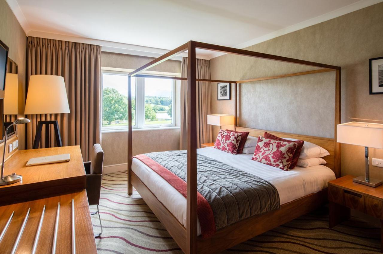 Lakeside Park Hotel & Spa Fishbourne  Экстерьер фото
