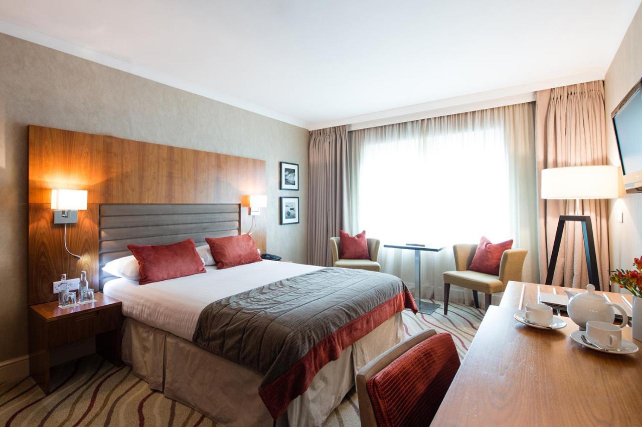 Lakeside Park Hotel & Spa Fishbourne  Экстерьер фото